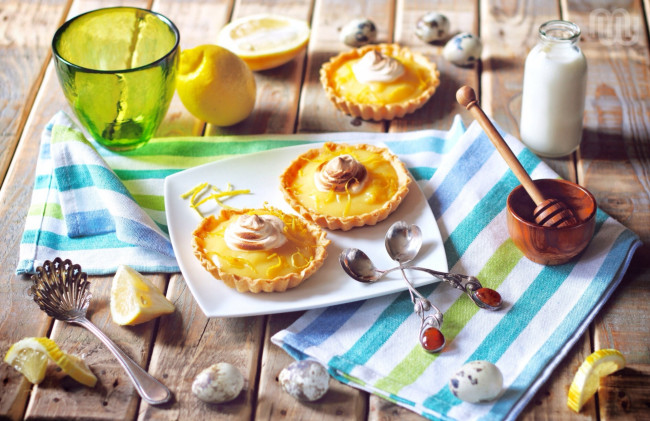 Обои картинки фото еда, разное, лимон, яйца, пирожные