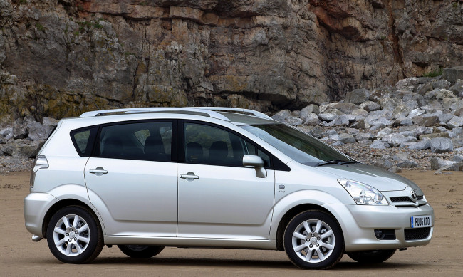 Обои картинки фото автомобили, toyota, светлый, verso, uk-spec, corolla