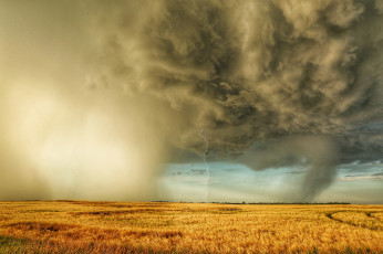 Картинка природа молния +гроза поле гроза