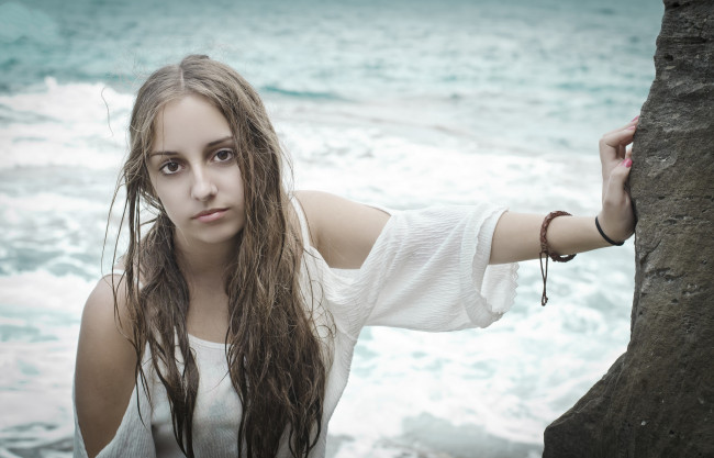 Обои картинки фото девушки, -unsort , брюнетки,  шатенки, лицо, взгляд