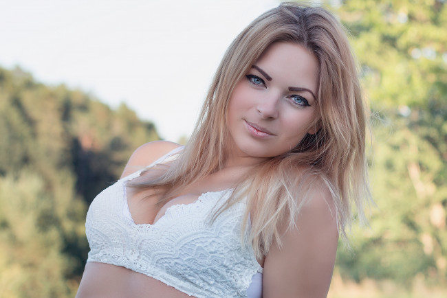 Обои картинки фото девушки, -unsort , блондинки, взгляд, лицо