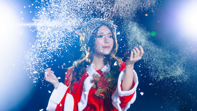 Обои картинки фото девушки, -unsort , снегурочки, девушка, взгляд, фон