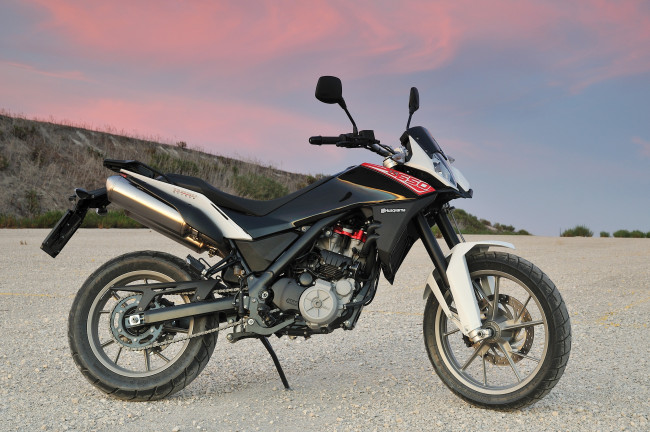 Обои картинки фото мотоциклы, husqvarna