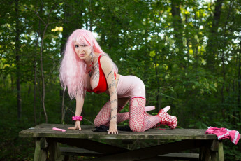 Картинка девушки ariane+saint-amour фон девушка лес взгляд