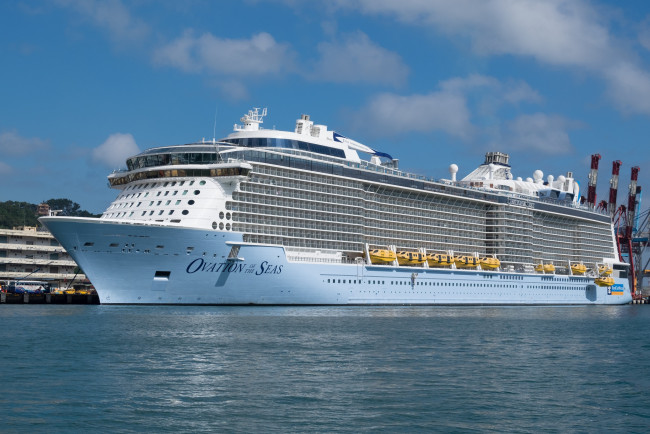 Обои картинки фото ovation of the seas, корабли, лайнеры, лайнер, круиз