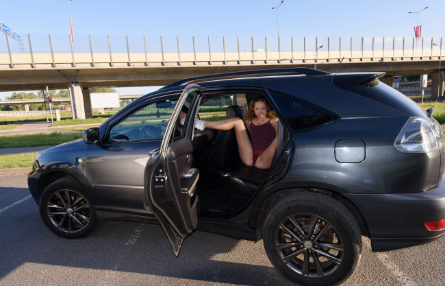 Обои картинки фото автомобили, -авто с девушками, автомобиль, фон, взгляд, девушка, faina, bona