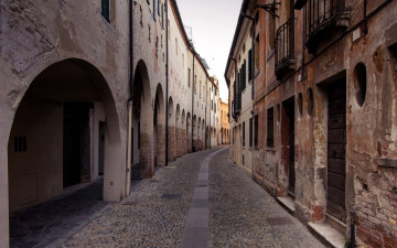 Картинка города -+улицы +площади +набережные узкая улочка