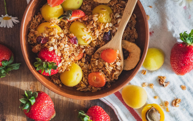 Обои картинки фото еда, мюсли,  хлопья, хлопья, ягоды