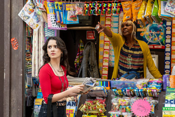 Картинка the+royal+treatment+||+2022 кино+фильмы -unknown+ другое королевское лечение мелодрама комедия laura marano лора морано isabella