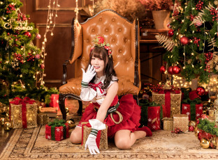 Картинка девушки -+снегурочки азиатка костюм подарки ёлка кресло