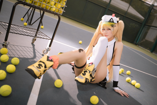 Обои картинки фото девушка - girl, девушки, - азиатки, девушка, женщина, блондинка, светловолосая, сексуальная, модель, звезда, позирует, разная, обувь, верхняя, стильная, одежда, нижнее, эротическое, бельё, трусы, лифчик, колготки, чулки, аксессуары, макияж, и, множество, элементов, на, фотографии