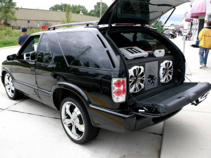 Картинка chevrolet blazer автомобили выставки уличные фото