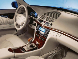 Картинка автомобили спидометры торпедо