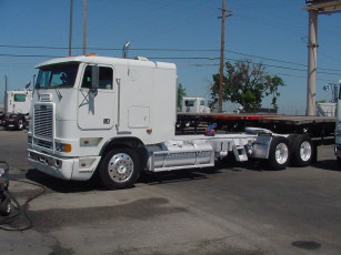 Картинка автомобили freightliner