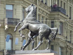 Картинка города памятники скульптуры арт объекты