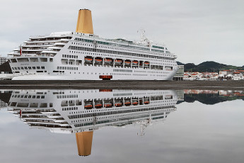 Картинка корабли лайнеры круиз отражение