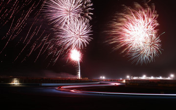 Картинка разное салюты фейерверки дорога огни салют