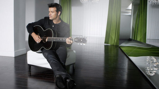 Обои картинки фото roch, voisine, музыка, другое, актер, певец, канада, телеведущий