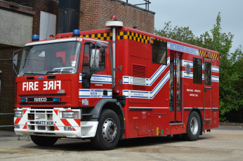 Картинка автомобили пожарные+машины автомобиль пожарный спецтехника красный колеса дорога