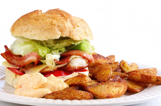 Обои картинки фото еда, бутерброды,  гамбургеры,  канапе, фри, зелень, мясо, булка, гамбургер