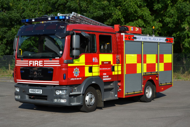 Обои картинки фото автомобили, пожарные машины, автомобиль, спецтехника, пожарный