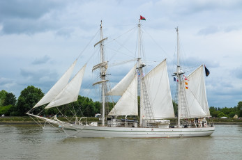 Картинка shabab+oman корабли парусники вымпел паруса мачты корабль