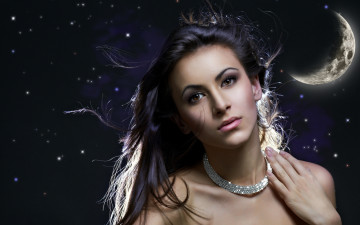 Картинка девушки -unsort+ лица +портреты взгляд лунный свет месяц луна звёзды ночь колье чёрные глаза волосы брюнетка