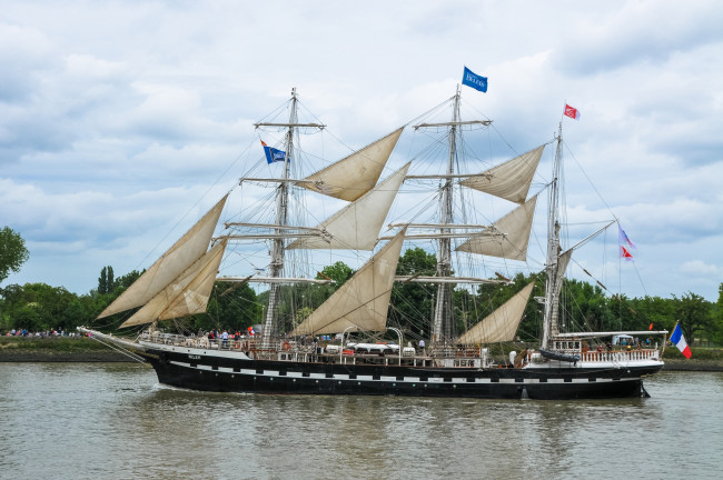 Обои картинки фото belem, корабли, парусники, вымпел, паруса, мачты, корабль