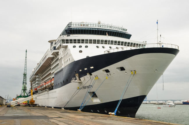 Обои картинки фото celebrity infinity, корабли, лайнеры, круизный, лайнер