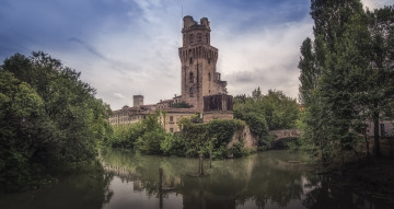Картинка astronomical+observatory+of+padova+in+italy города -+пейзажи река башня