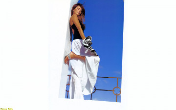 Картинка девушки penelope+cruz шатенка топ юбка арка