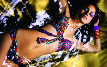 Картинка девушки pania+rose pania rose купальник вода