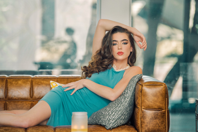 Обои картинки фото девушки, - брюнетки,  шатенки, девушка, шатенка, сексуальная, милая, модель, красивая, супер, сладкая, лапочка, симпатичная, классная, нежная, идеальная, няша, яркая, игривая, великолепная, обаятельная, жгучая, спокойная, удивительная