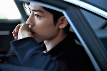 Картинка мужчины xiao+zhan лицо машина