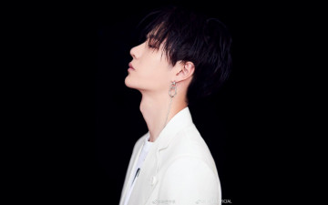 Картинка мужчины wang+yi+bo профиль серьга пиджак