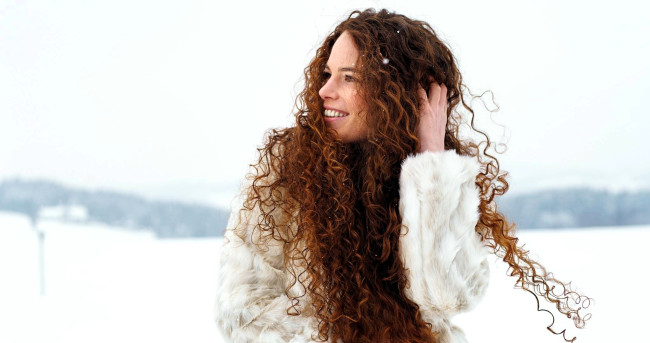 Обои картинки фото девушки, - брюнетки,  шатенки, шатенка, шуба, снег