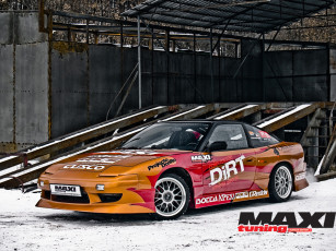 Картинка автомобили nissan datsun