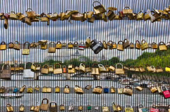 Картинка разное ключи замки дверные ручки много