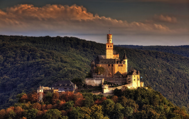 Обои картинки фото города, дворцы, замки, крепости, лес, германия, замок, marksburg castle, braubach, germany