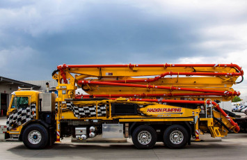 обоя peterbilt, автомобили, классические, грузовики, седельные, тягачи, сша, company, motors