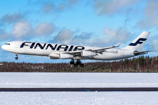 Обои картинки фото авиация, пассажирские самолёты, авиалайнер