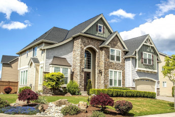 Картинка города -+здания +дома дом кусты