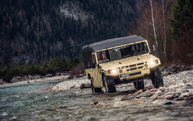 Обои картинки фото toyota mega cruiser bxd 10, техника, военная техника, bxd, mega, cruiser, toyota, 10, внедорожник, джип