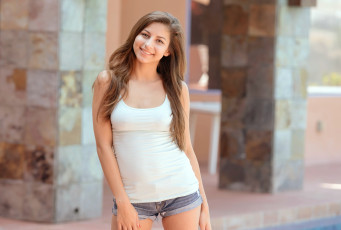 Картинка nina+north девушки поза взгляд улыбка красотка шатенка модель девушка nina north