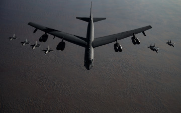 Картинка авиация разные+вместе boeing b52 stratofortress американский стратегический бомбардировщик f15 f16 ввс сша mcdonnell douglas eagle usaf general dynamics fighting falcon