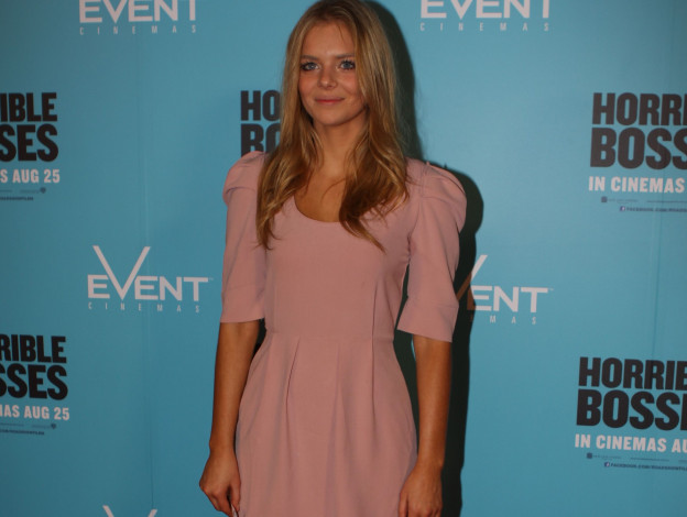 Обои картинки фото девушки, samara weaving, блондинка, платье