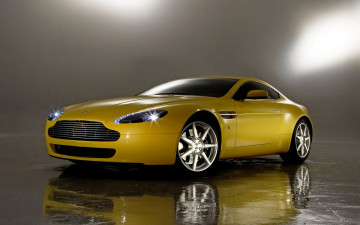обоя автомобили, aston martin, желтый, отражение