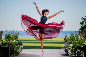 Картинка девушки -+брюнетки +шатенки балерина