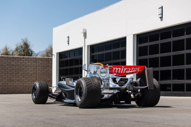 Обои картинки фото автомобили, formula 1, mclaren