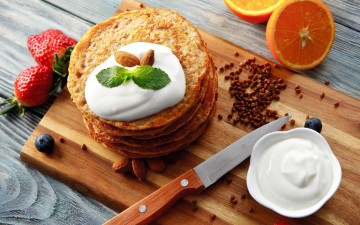 Картинка еда блины +оладьи сметана гречневые клубника апельсин орехи миндаль